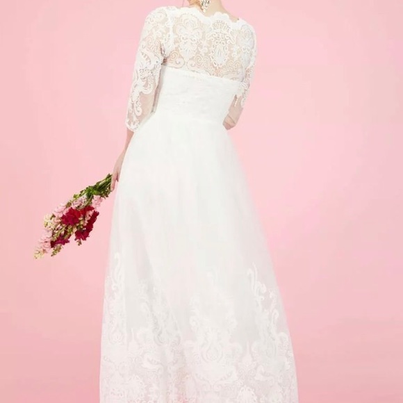 White Lace Wedding Dress - Picture 2 of 7